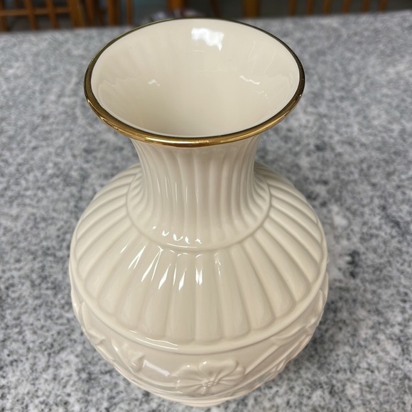 Lenox Other - Classic Lenox Floral Vine Off White Vase